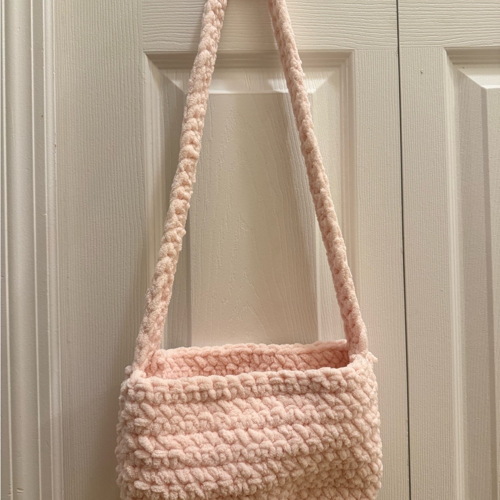 Cozy Pink Knit Shoulder Bag